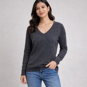 Lord & Taylor 100% Cashmere Gray V-Neck Sweater Size L | Luxury Knit